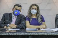 Os vereadores Welinton Fonseca “Negão” (MDB) e Juscelia Dallapicola (PSDB), apresentam anteprojeto que reduz a jornada de trabalho dos profissionais de enfermagem da Rede Municipal de Saúde